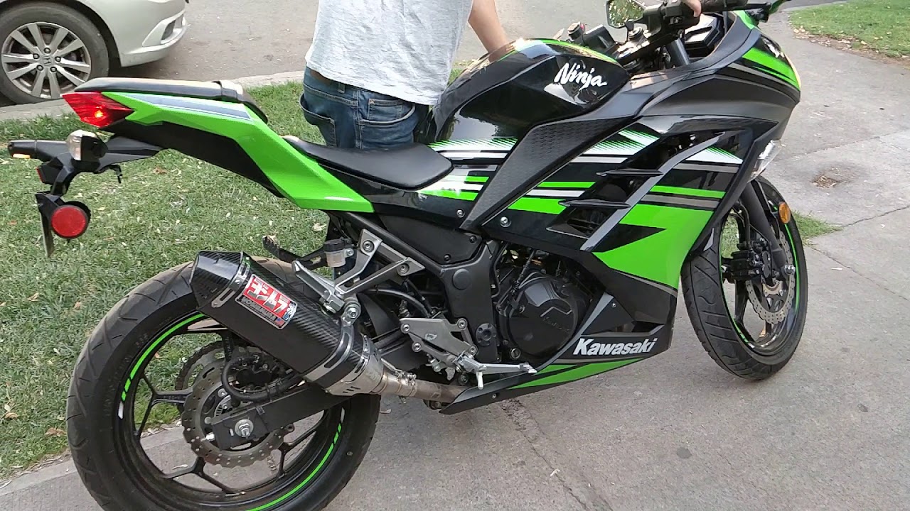 Escape Yoshimura Carbono en Kawasaki Ninja300