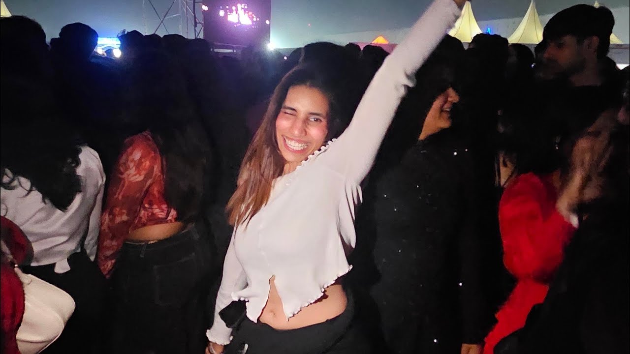I attended Sunidhi concert | honest reviews | crowd | food