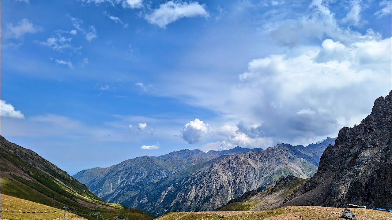 В горах