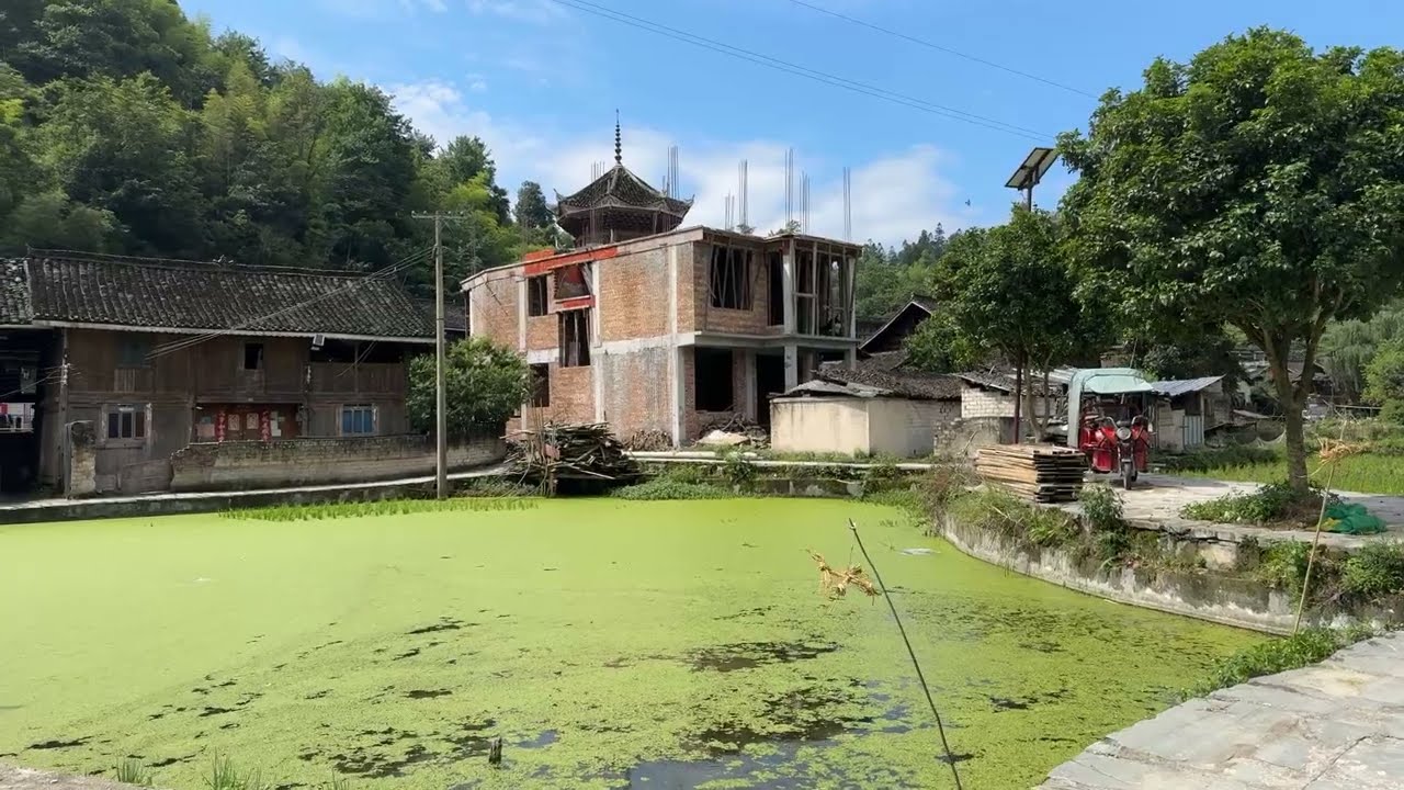 中国村庄步行｜青寨村，古色古香的老房子，传统的侗族民俗，与世无争的生活。