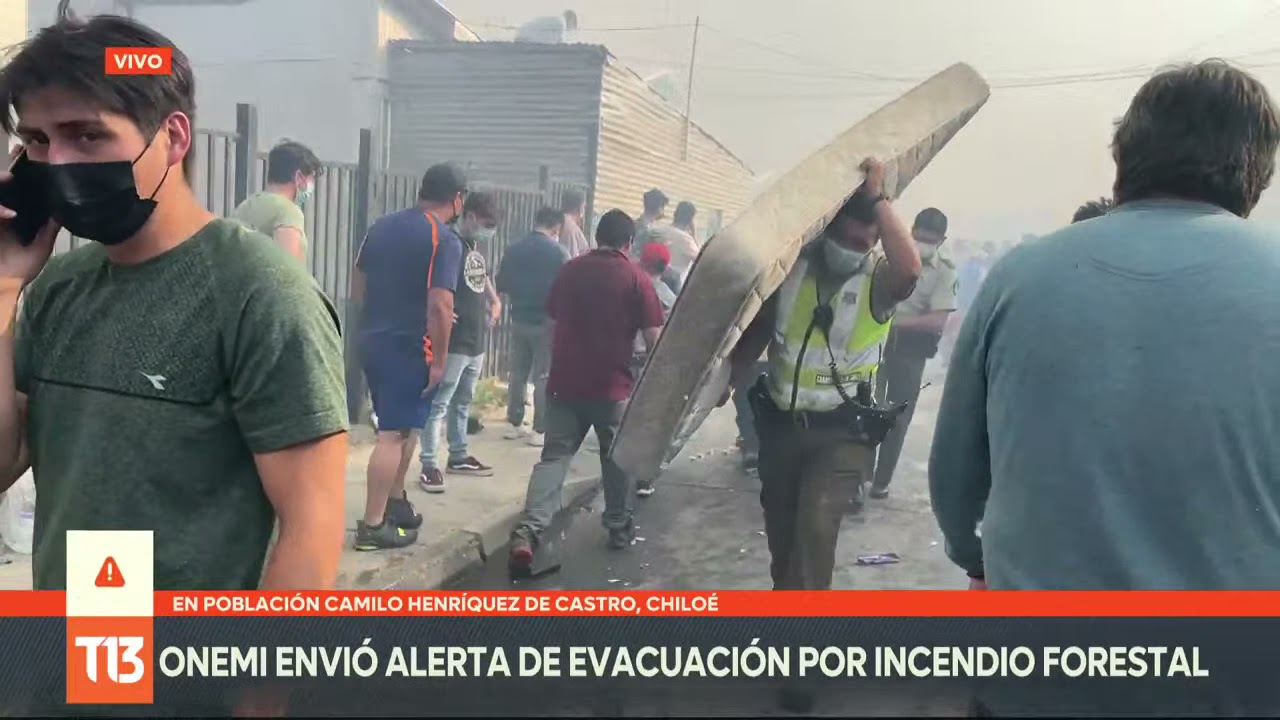 Incendio forestal consume casas en Castro, Chiloé