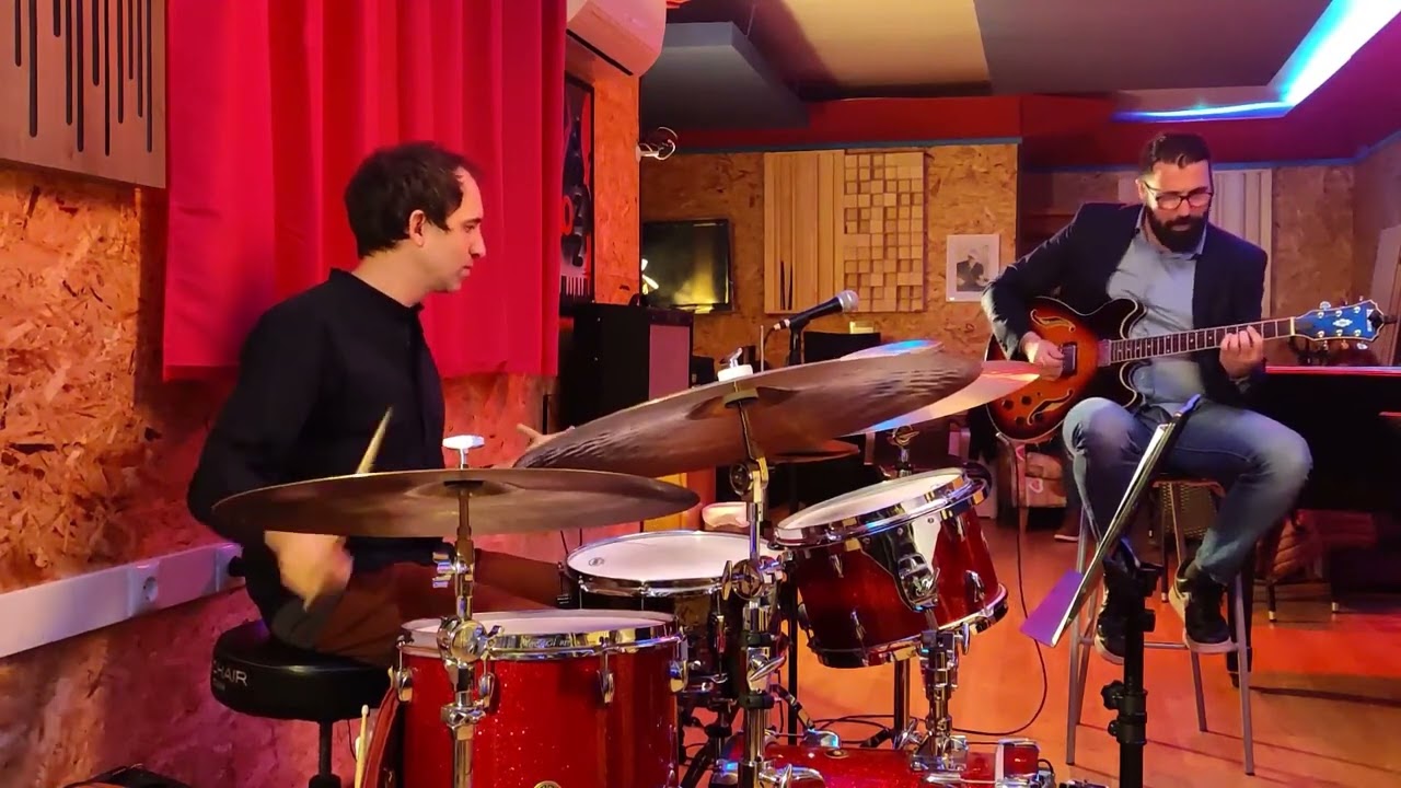 MIGUEL VIEJO TRIO   Woman's enigma