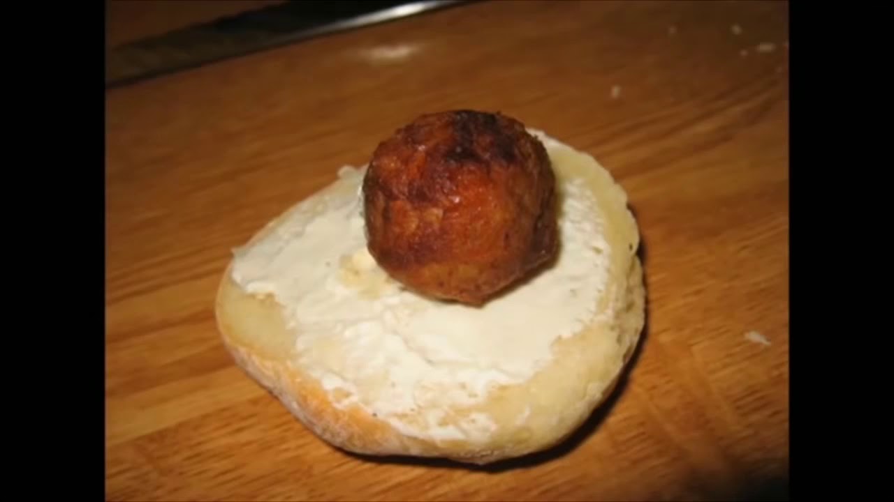 Vinesauce Joel Laughs at a Meatball for 40 Seconds