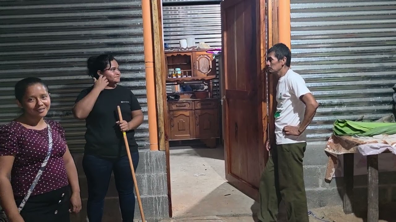 Así quedo instalada la puerta 🚪 en casa de maili y familia. 