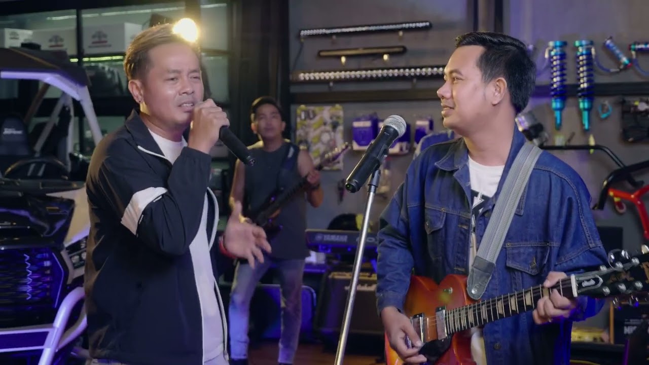 ដឹងទេថានឹក  [Deng te tha nerk] September's End Ft ញឹម ចំរើន Live Performance