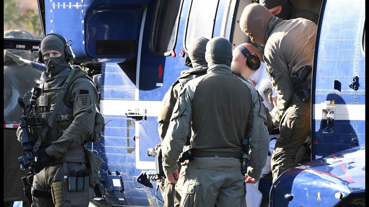HALLE-ATTENTÄTER: Hier wird Stephan B. dem Ermittlungsrichter vorgeführt