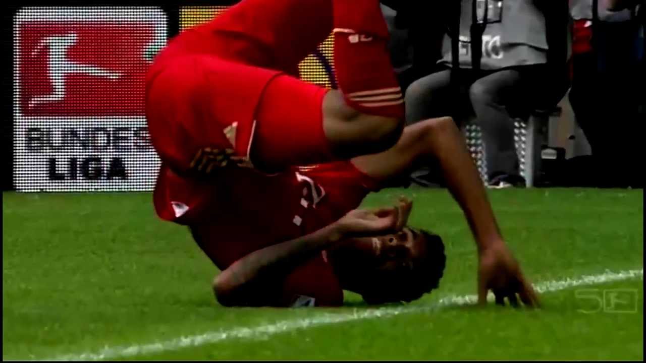 Luiz Gustavo - Welcome To Wolfsburg (2013-14)