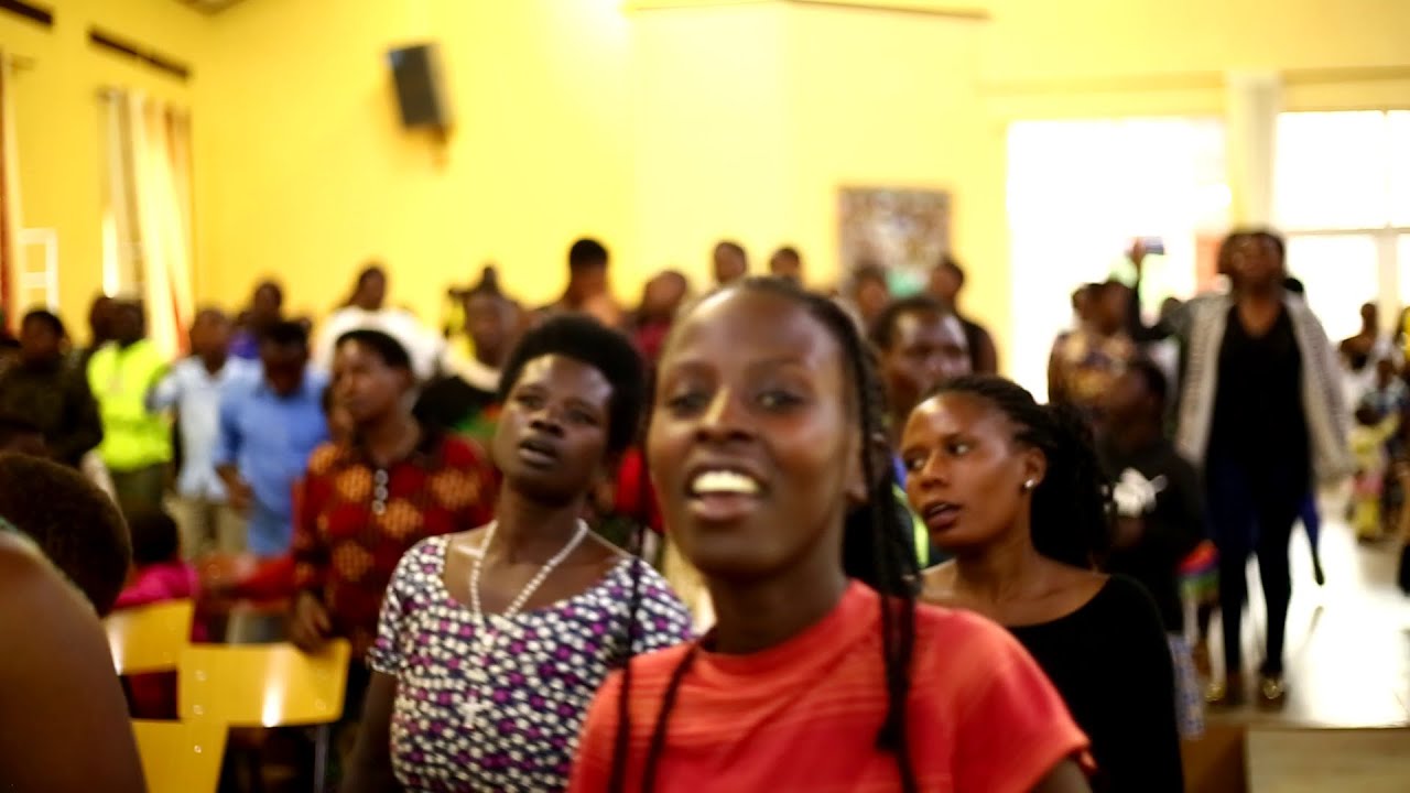 Kuko ari igihangange | Performed by Pueri Cantores Ruli |Composed by Pacifique Tunezerwe