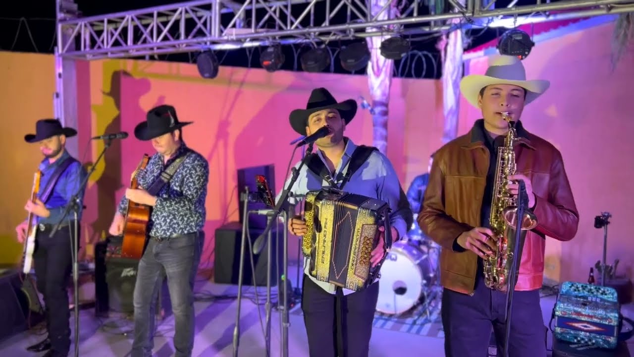 El Foco  (En Vivo) - La Exigencia