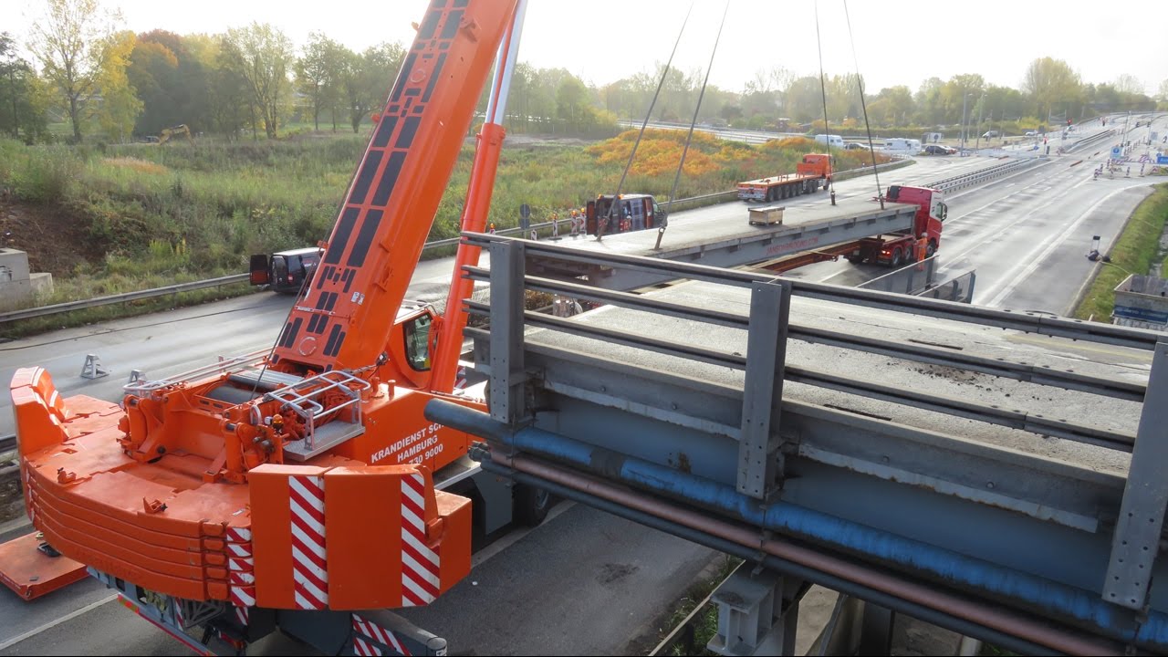 Soeren66 - Mobilkran LIEBHERR LTM 1300-6.2 beim Rückbau einer Behelfsbrücke, Teil 1