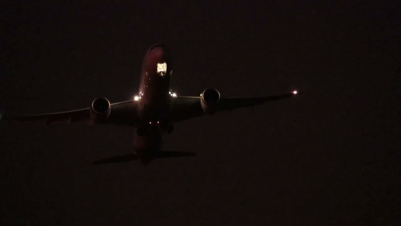 Qantas A330 & 787 Night take off