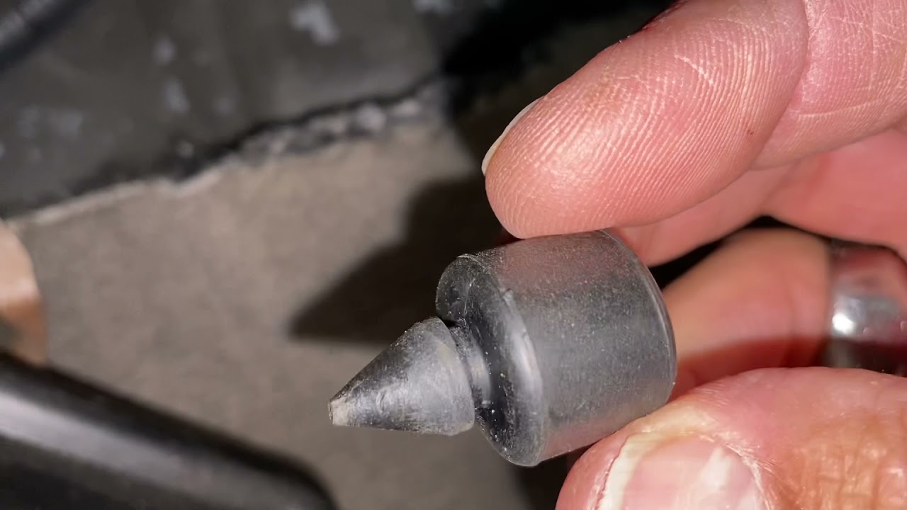 2013 Lincoln Navigator parking brake engaged indicator malfunction
