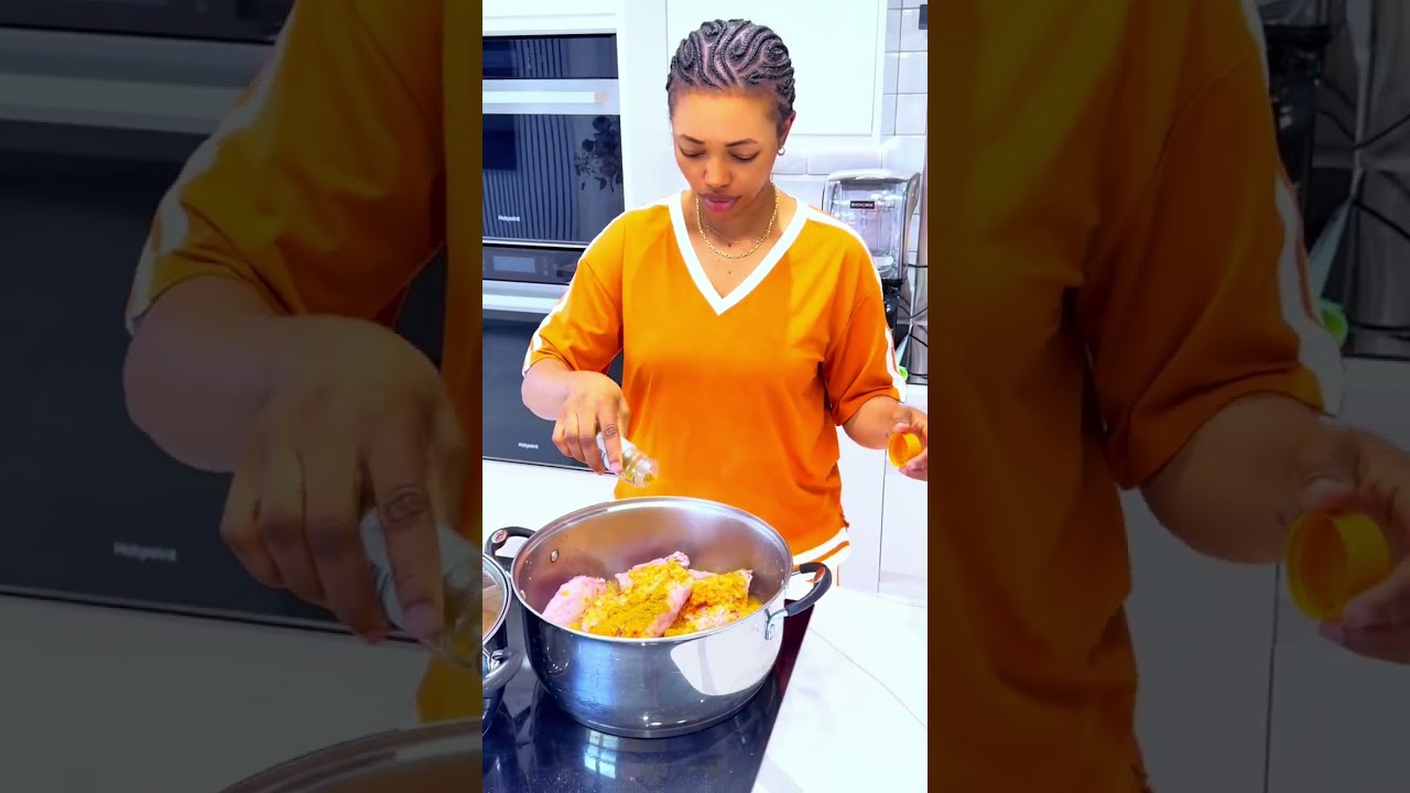 Мама готовит самую вкусную еду