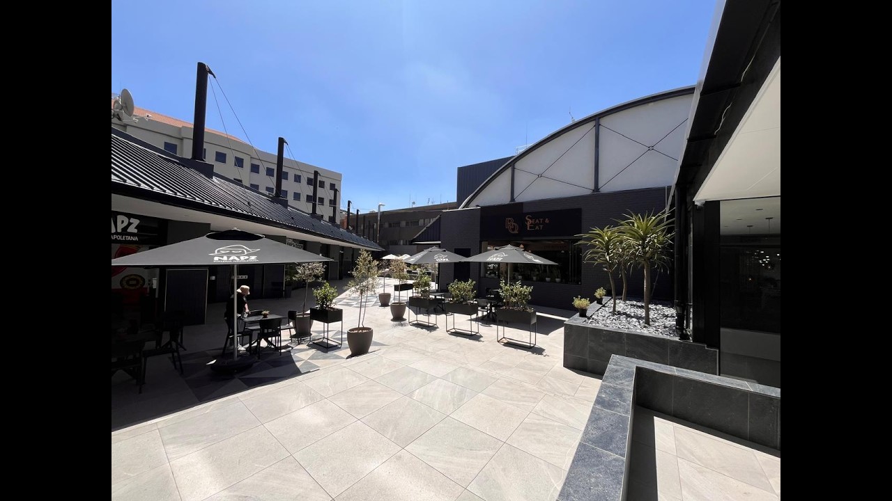 Retail shop to let in Rosebank Quarters