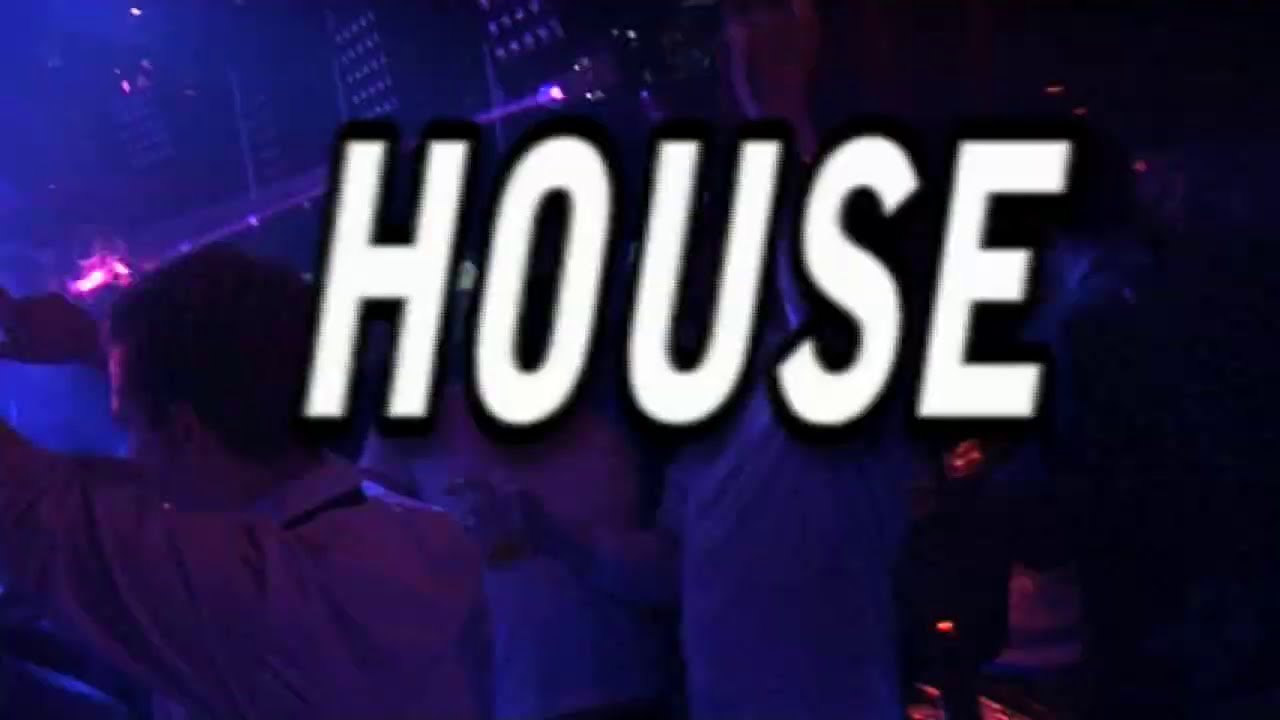 QUEEN Famous Club in Paris (2010)