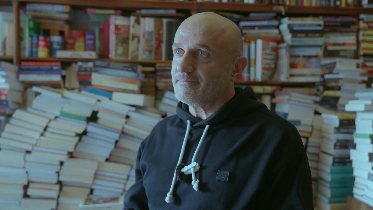 В книжарница „Нисим
