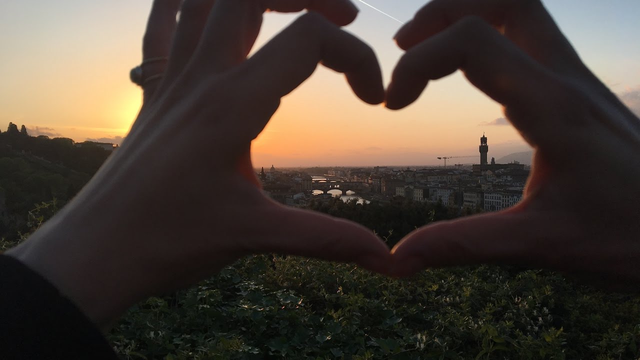 Vlog: Birthday, EP and surprise trip to Pisa!