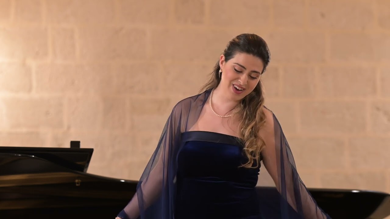 "Care compagne... Come per me sereno... Sovra il sen." - La Sonnambula - Maria Laura Iacobellis