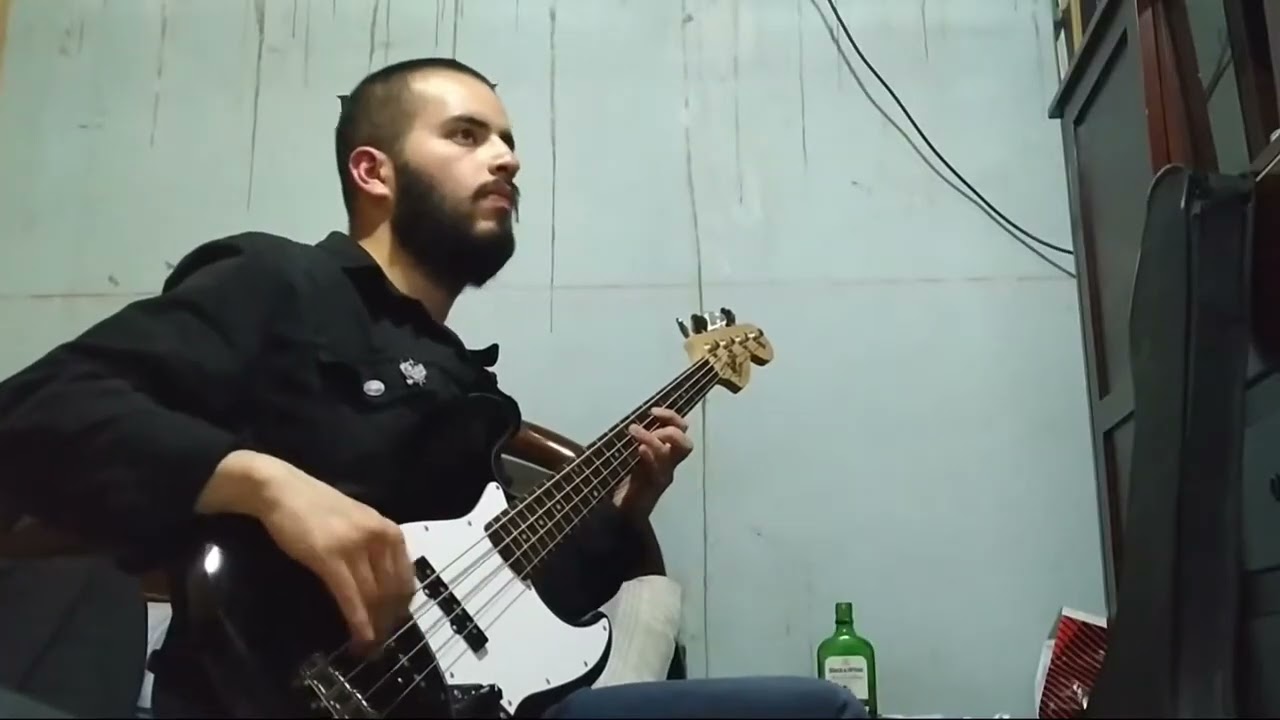 Am I Demon - Danzig (Bass Cover)
