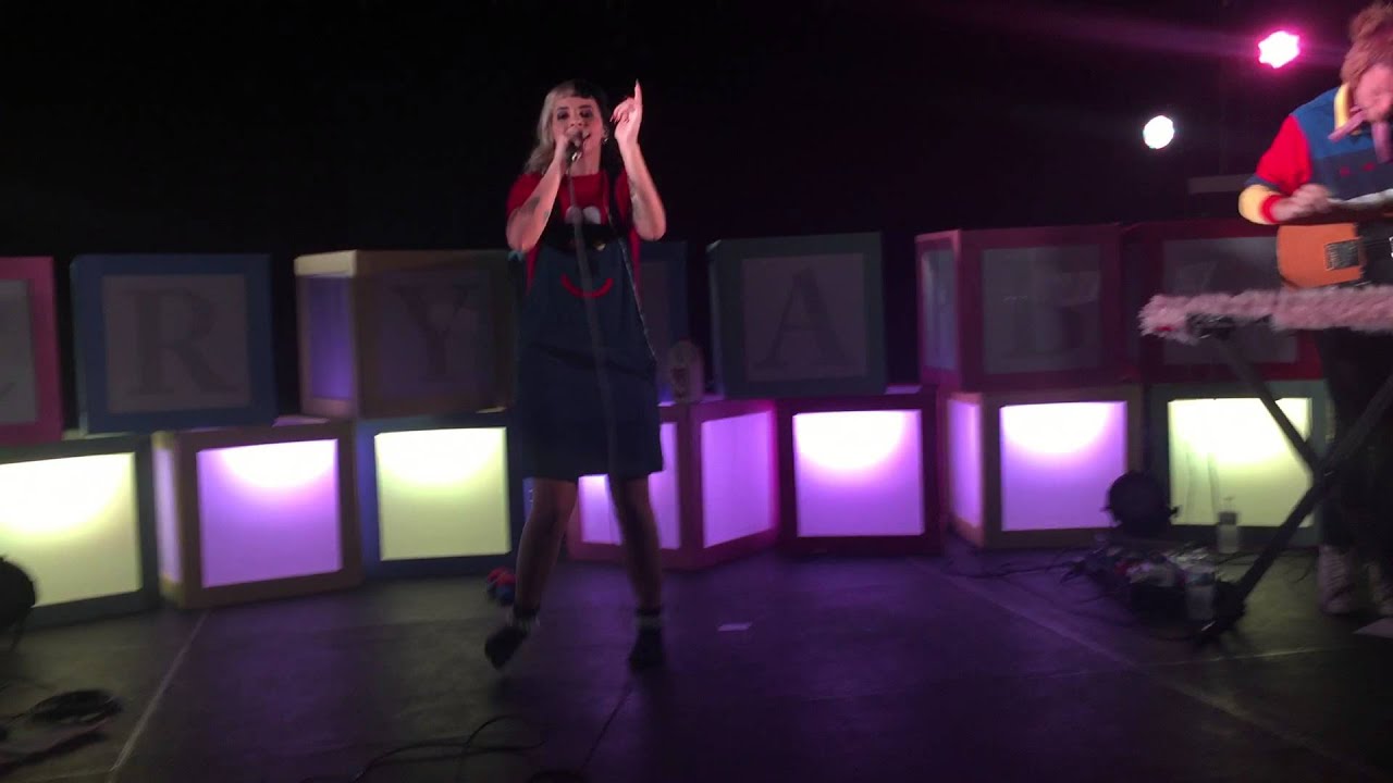 Melanie Martinez - Dollhouse LIVE 9/2/15