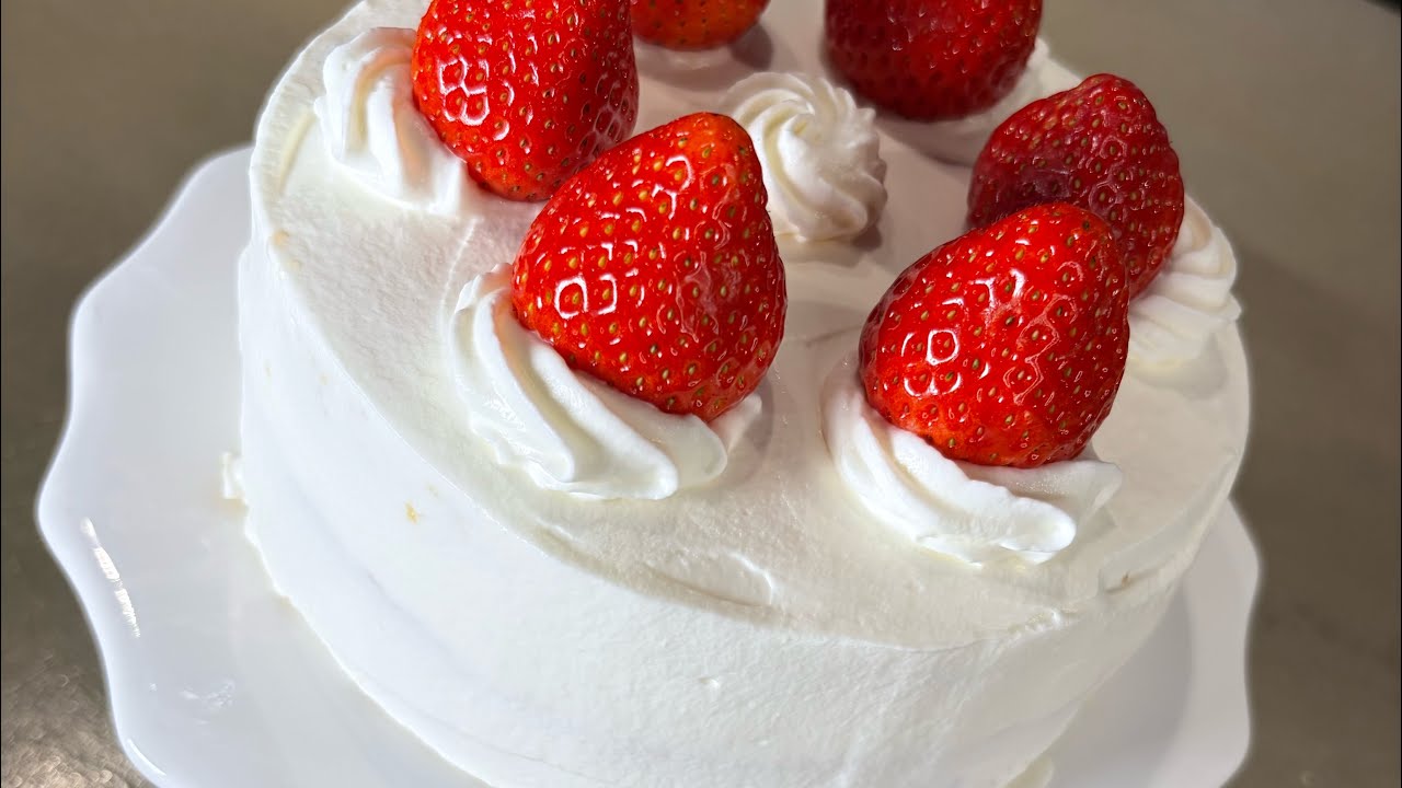 ふわふわかわいい🍓いちごのショートケーキ🍰