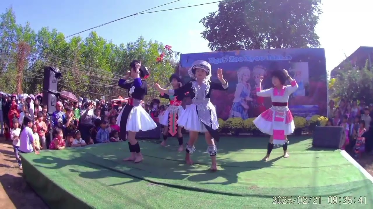 Cả nhạc nguoi hơ mông vui xuôn