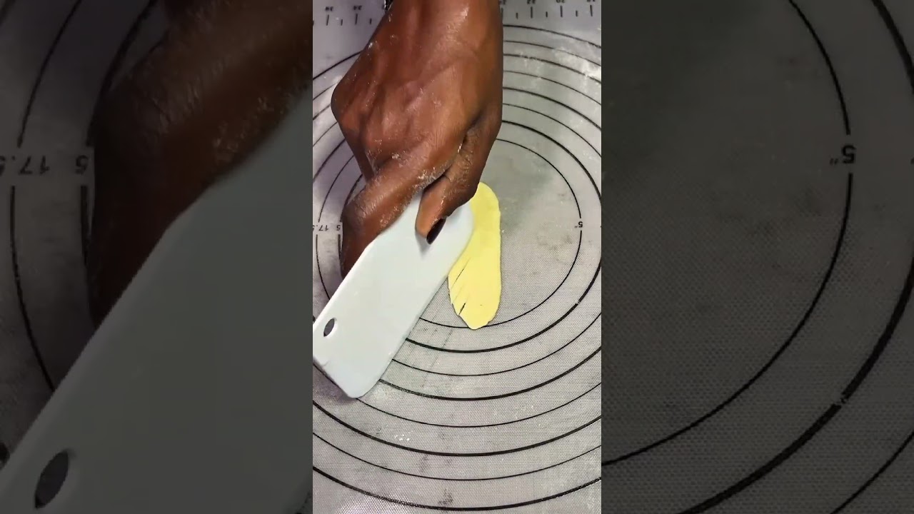 Easy Bread Design #breadmaking #howareyoubread #breadbaker