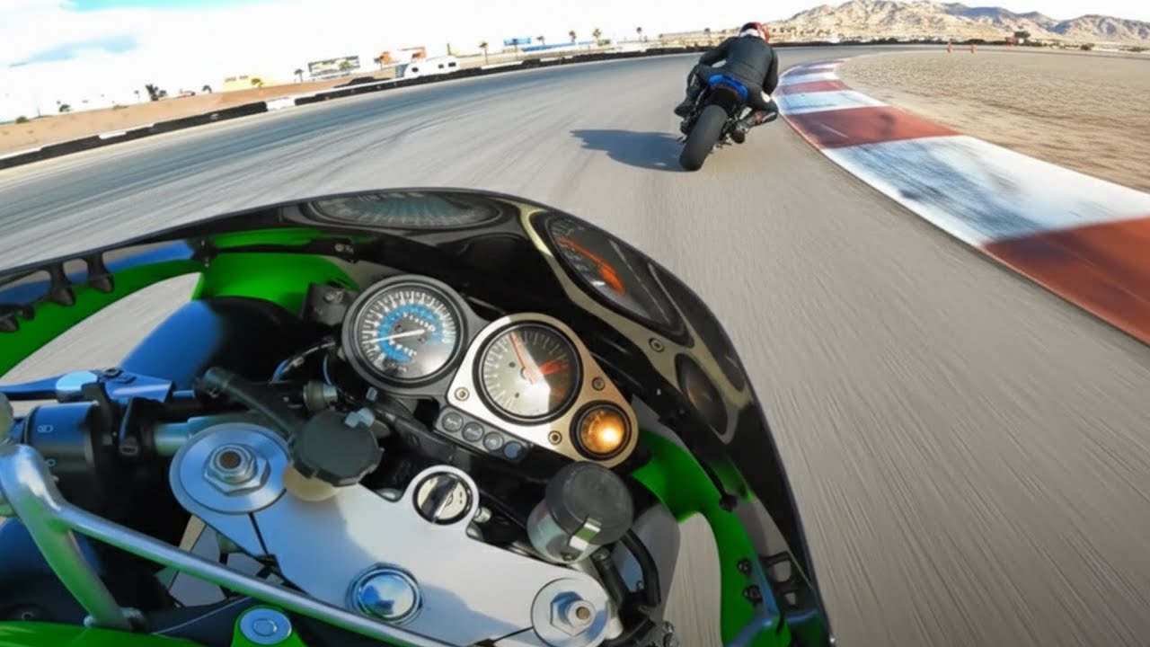 First Track Day on the 2002 Ninja! (ZX7R vs. S1000RR Battle)