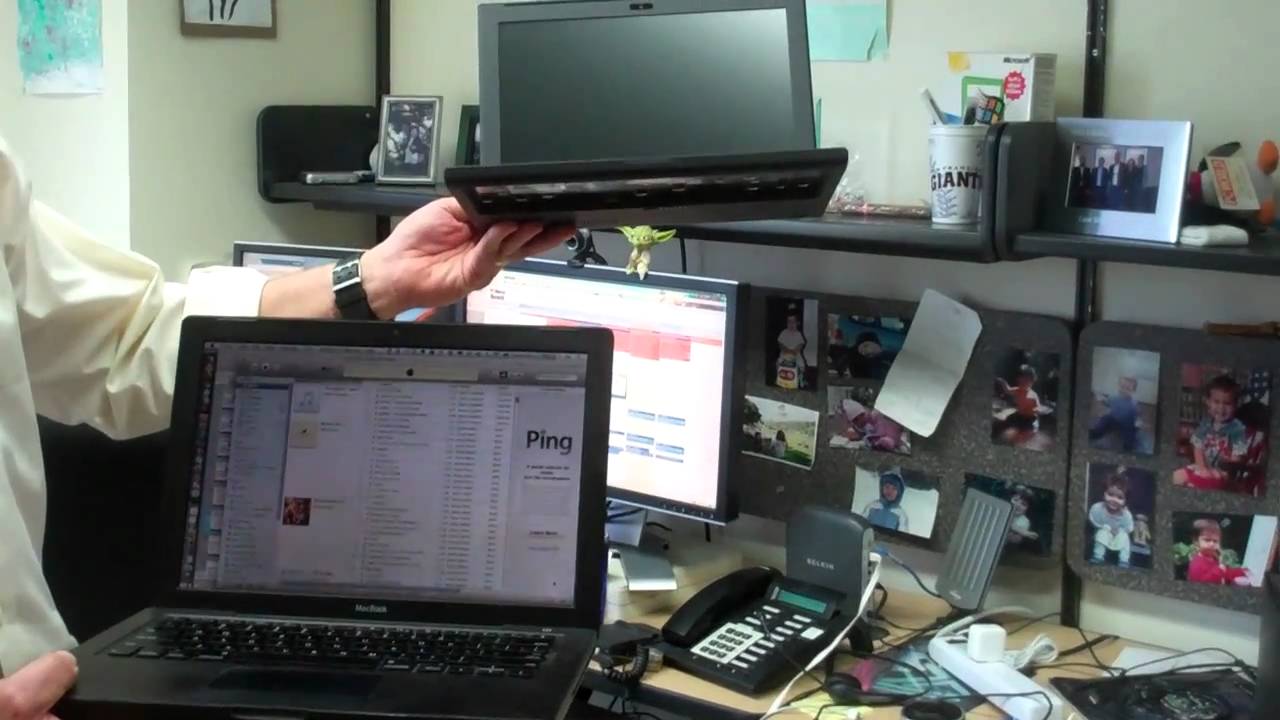 Unboxing the Google CR-48 Netbook