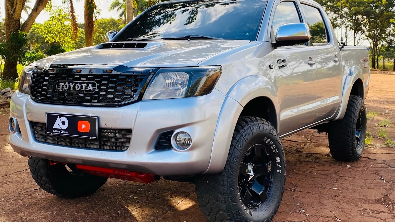 HILUX SR 2015 DIESEL RODAS GRINGA ESCAPE DIRETO PNEUS 285/75 CHIP DE PEDAL/POTÊNCIA LIFT 2” EP #223