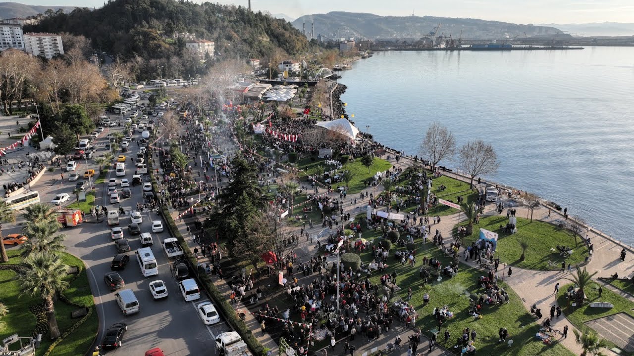 15. HAMSİ FESTİVALİ RENKLİ GÖRÜNTÜLERE SAHNE OLDU KDZ.EREĞLİ HAMSİYE DOYDU