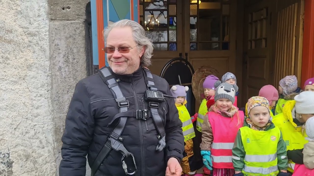 Suure-Jaani kiriku kuke allavõtmine