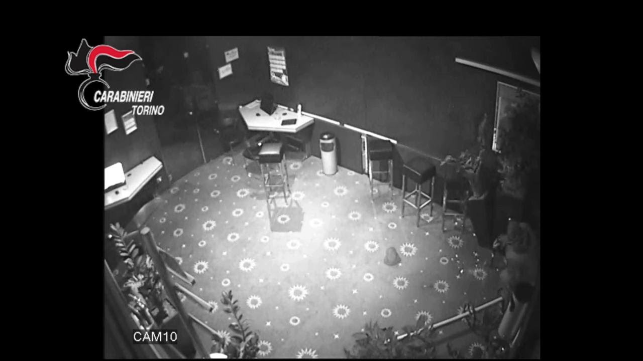 Torino, la banda del buco delle sale slot