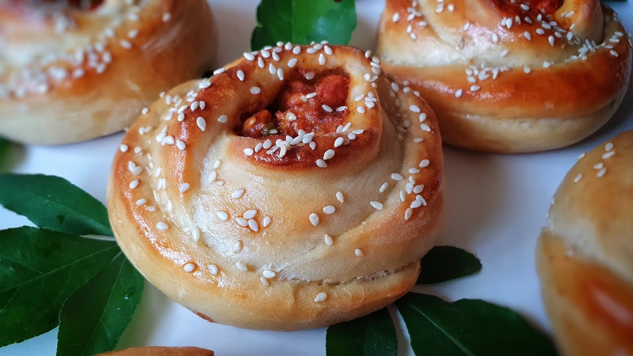 Chicken Rose Buns