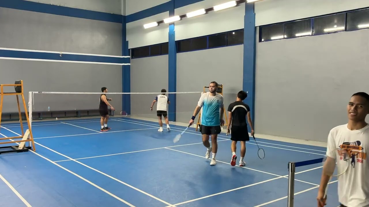 Naknak & Steven vs Ian & Lou