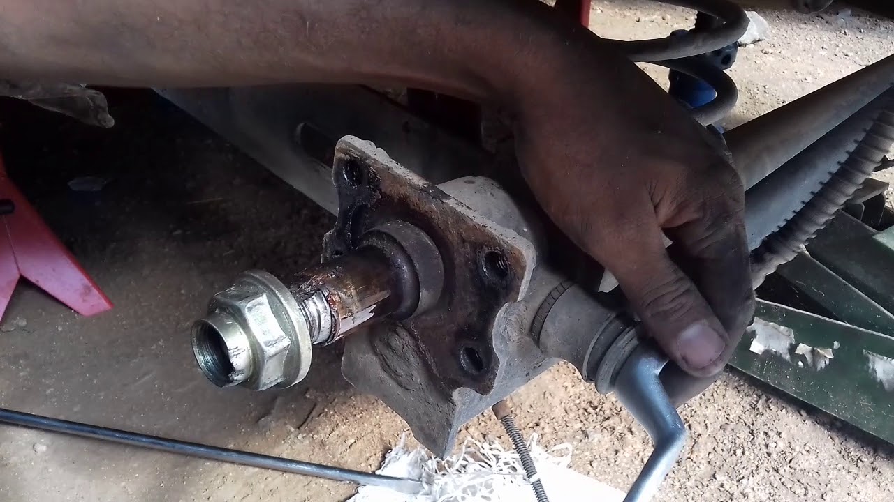Hyundai santro rear axle removing.