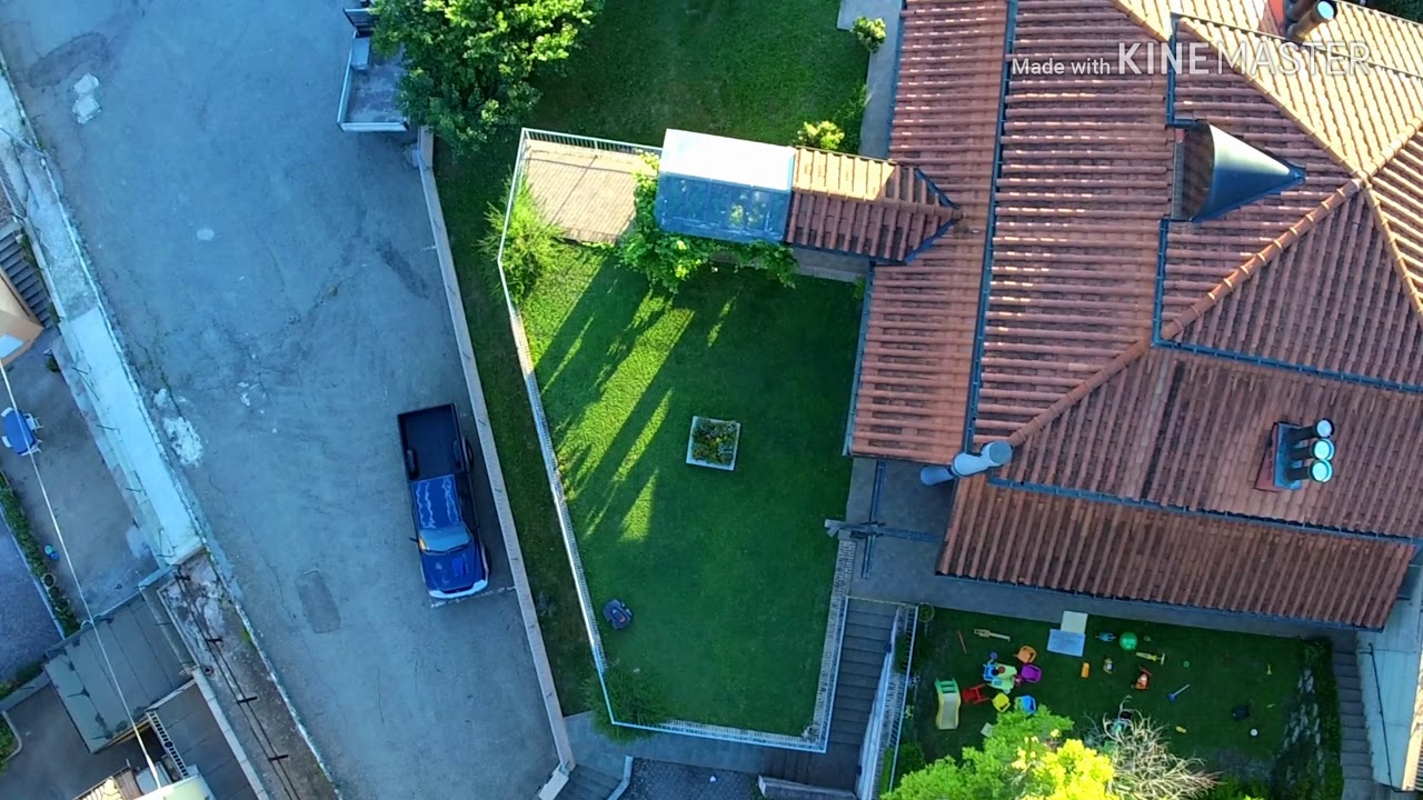 Husqvarna Automower&reg; 440 ripreso con il Drone