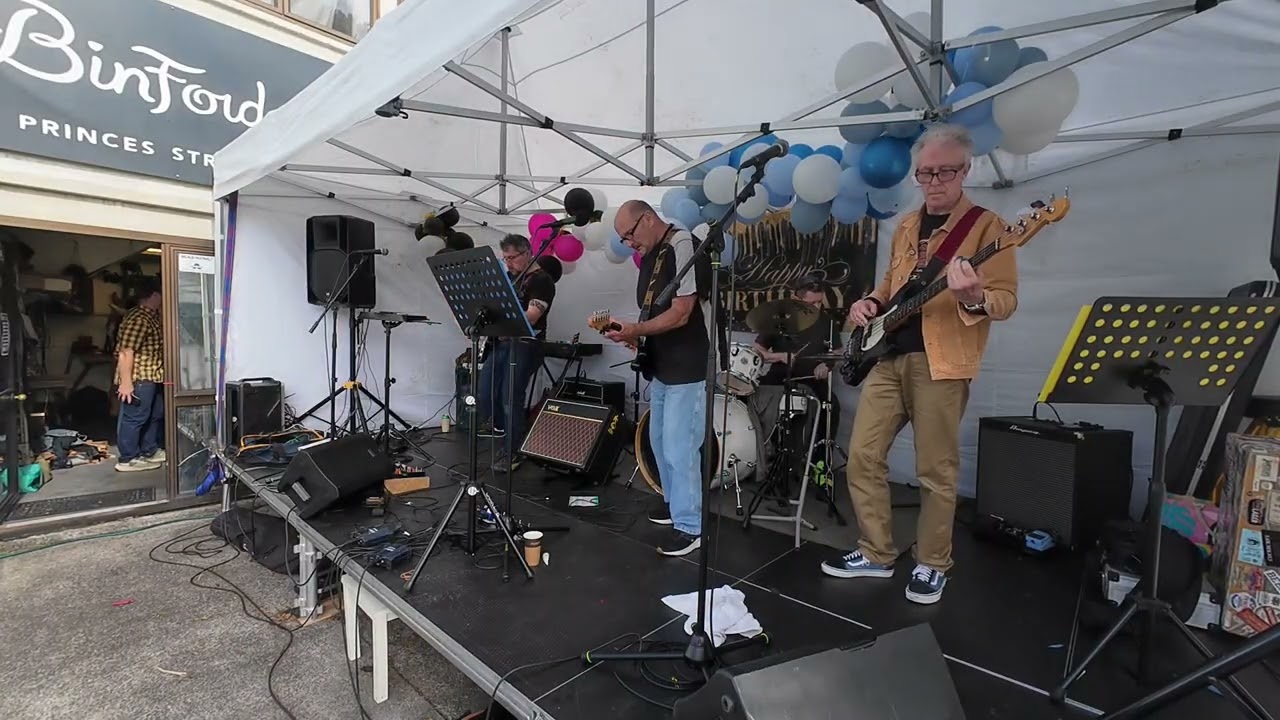 Yellow Moon a Neville Brothers Cover by the Bakelite Brothers.