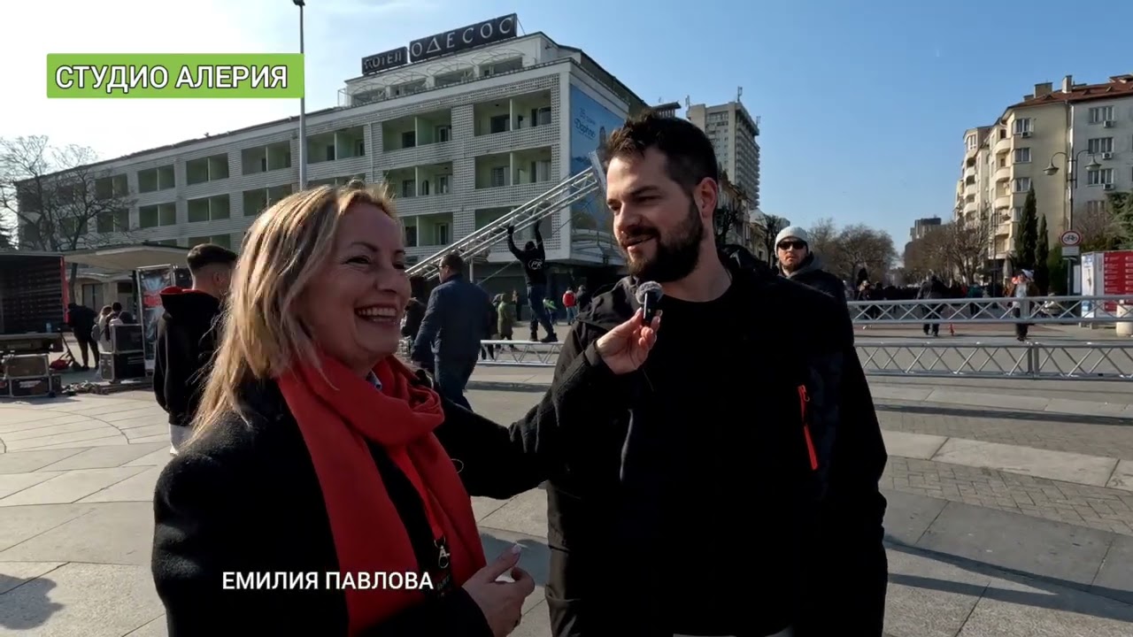 Чужденци аплодират българското хоро