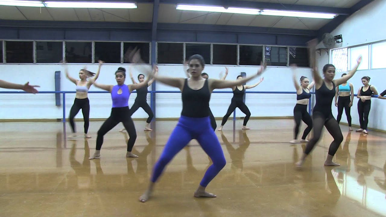 Lic. en Artes Escénicas presenta: Examen de Danza Contemporánea 28 de abril de 2015