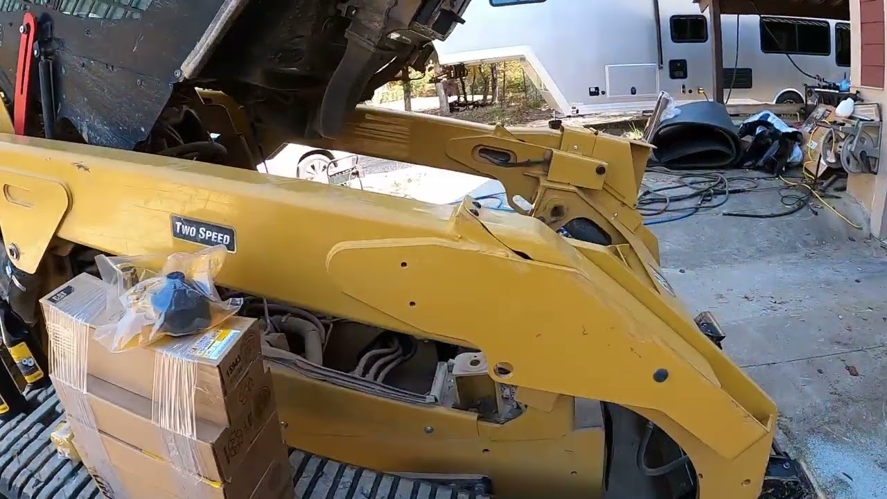 CAT 299D3 XE Deep Clean
