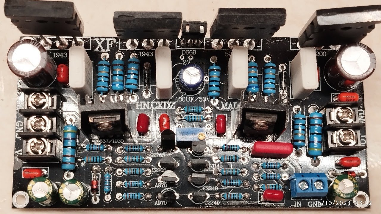 Esquema de amplificador de 200 watt