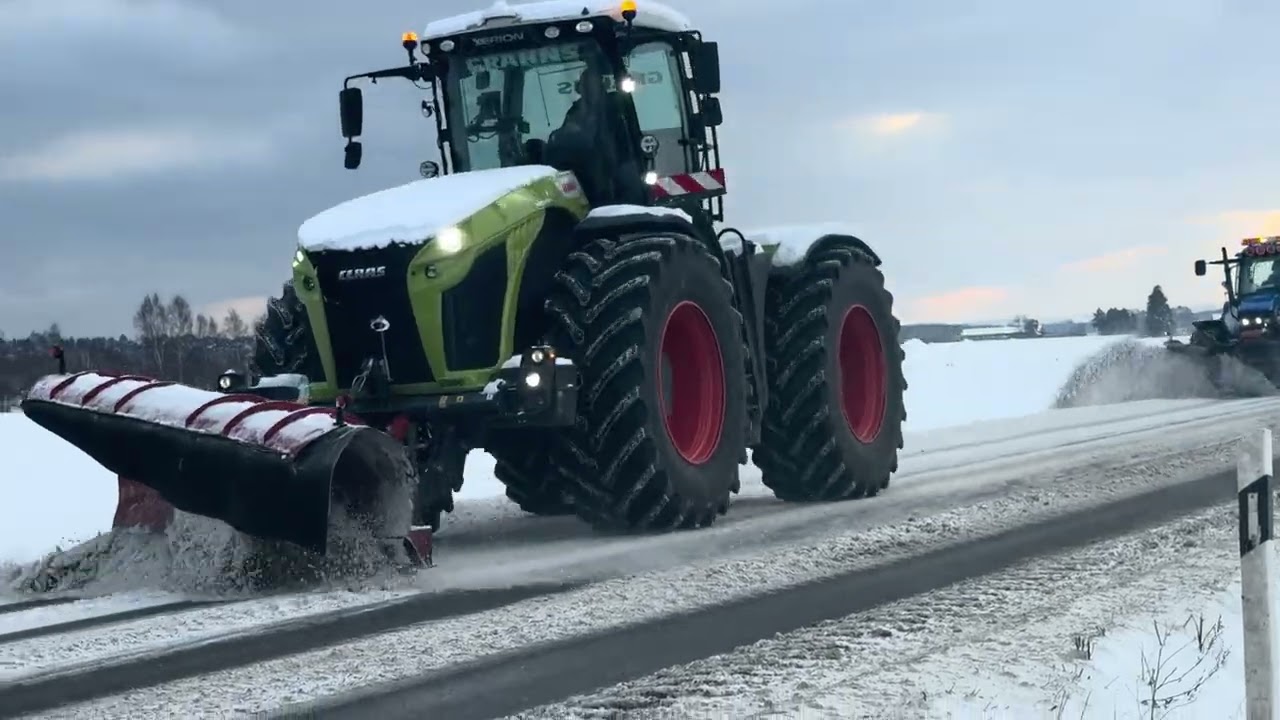 Claas Xerion snow clearing Sweden