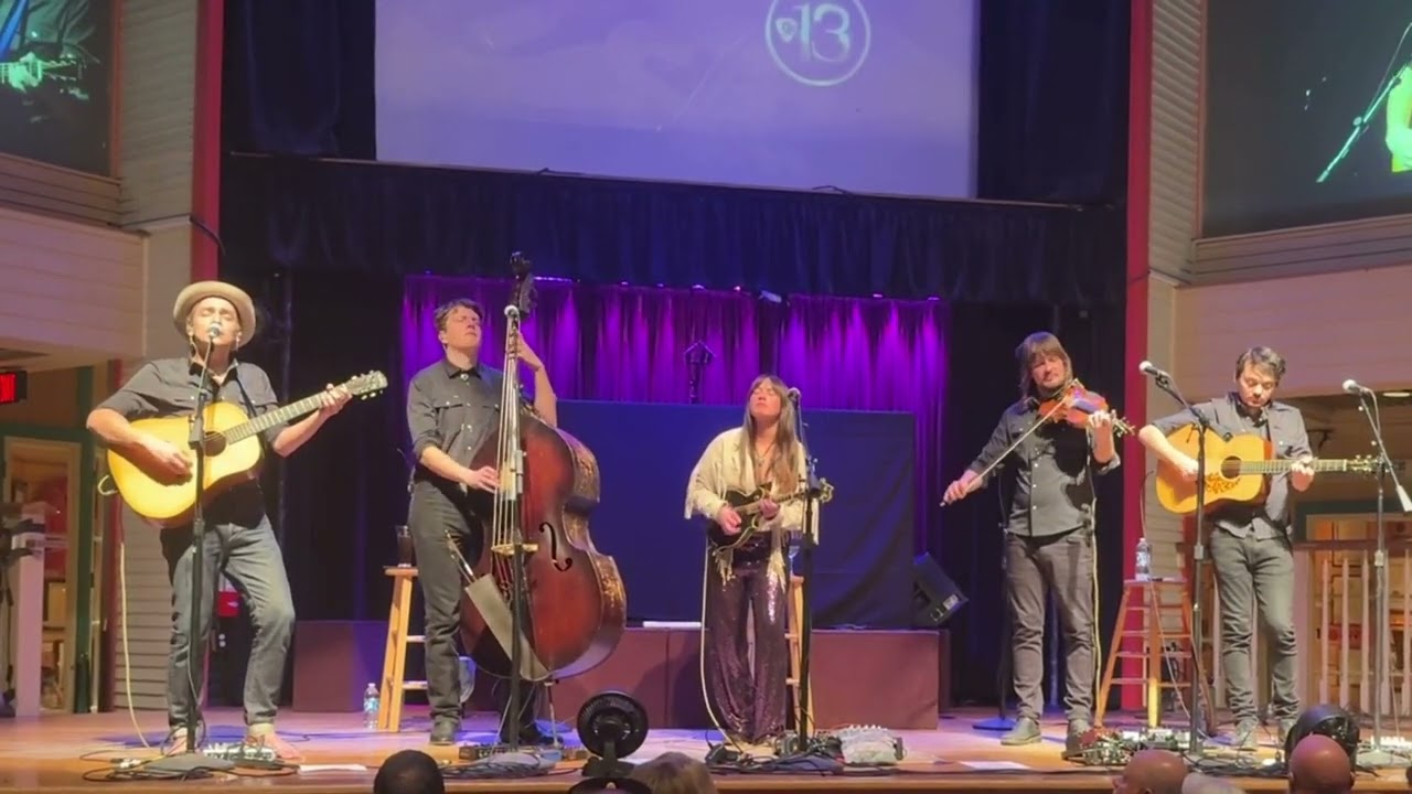 AJ Lee & Blue Summit: Bakersfield Clay (Live at Buck Owens Crystal Palace in Bakersfield, CA)
