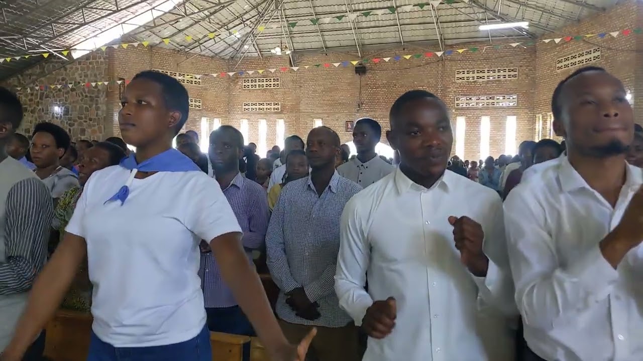 Inkingi Negamiye performed by Chorale le bon berger 🩵🤍