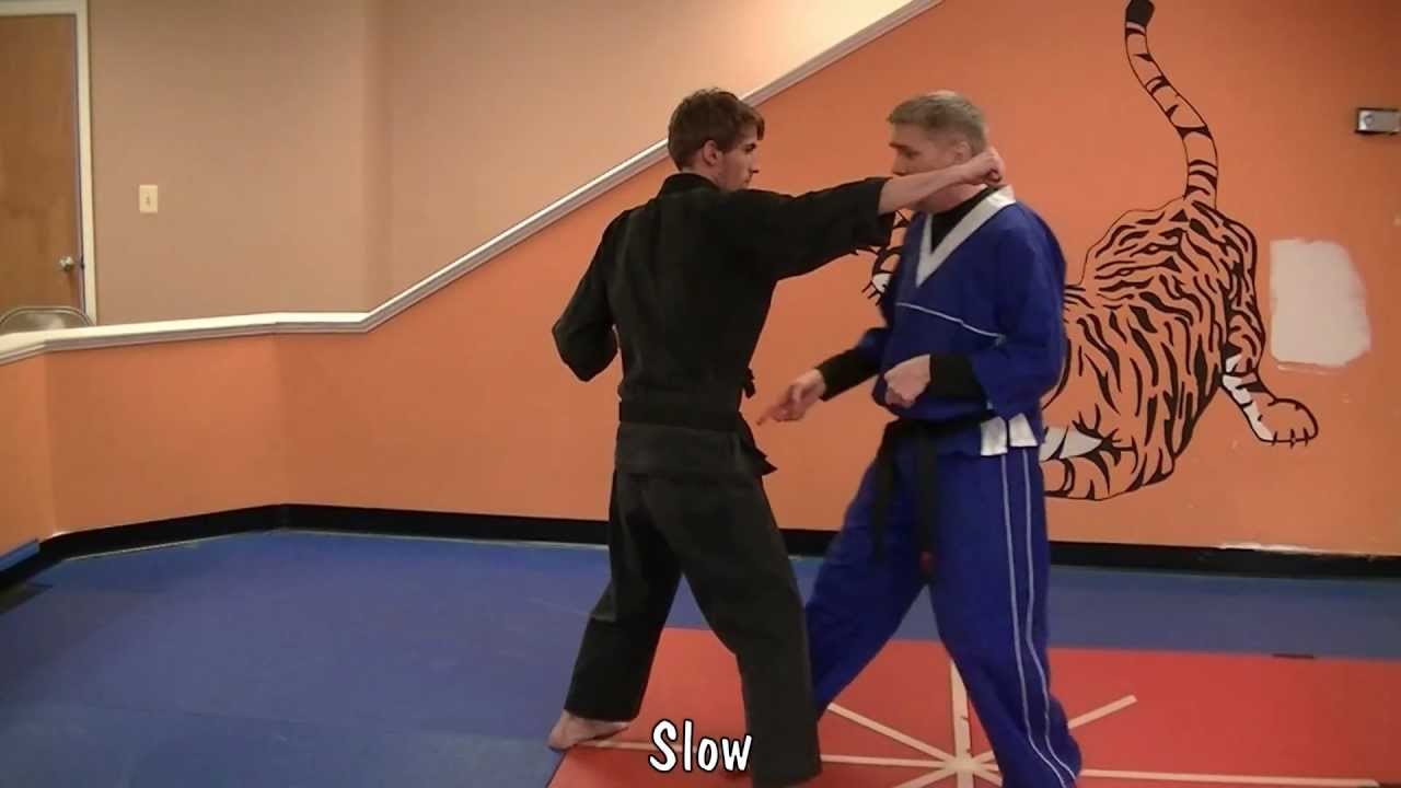 Five Swords with extension - Kenpo self defense technique for a right roundhouse punch