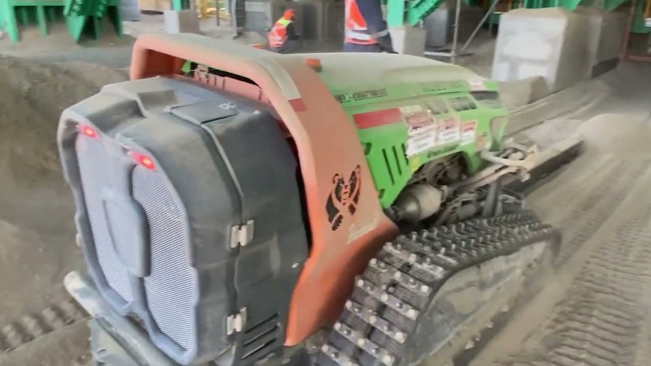 Pocketbucket in Action | Mining Site Conveyor Belt Cleaning | MDB Remote Controlled Machinery