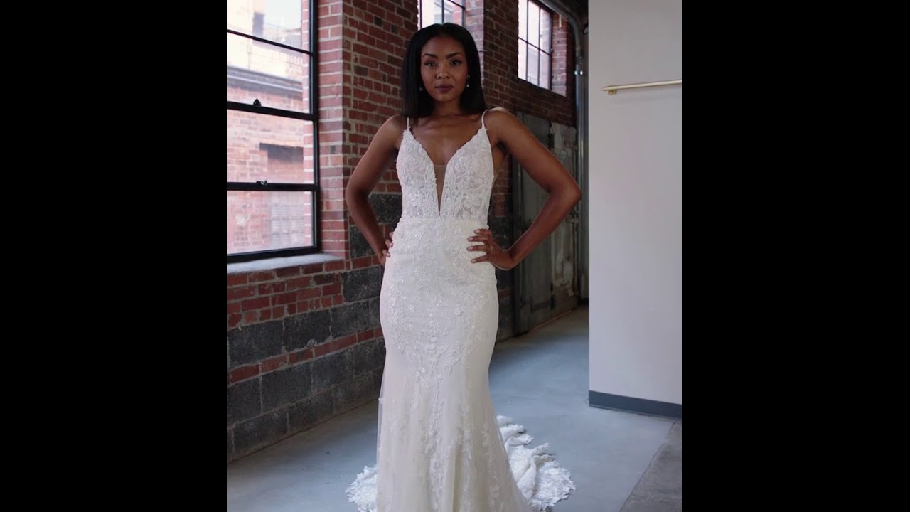 Sexy 3D Lace Wedding Dress with V-Neck and Beading | 1305 by Martina Liana