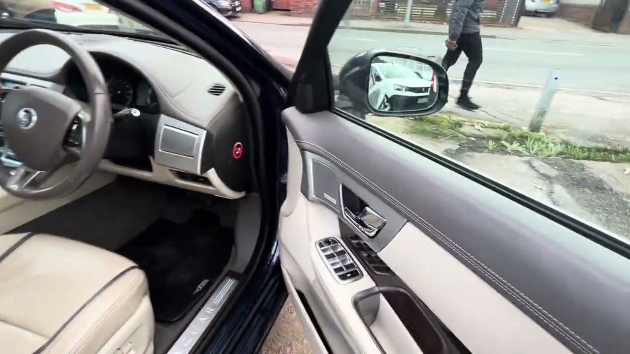 Jaguar XF 2012 blue 
