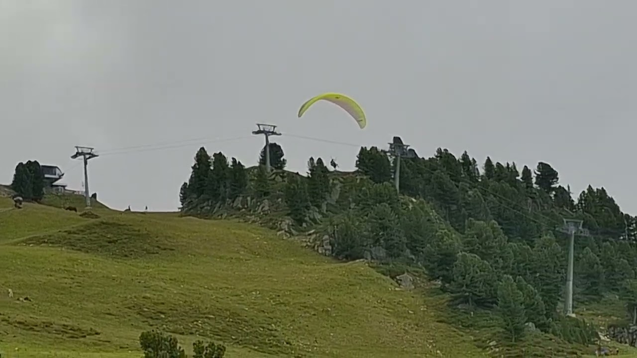 20250725 134107 dag 8 Acherkogelbahn Oetz   Hochoetz tandem paragliden Johan start